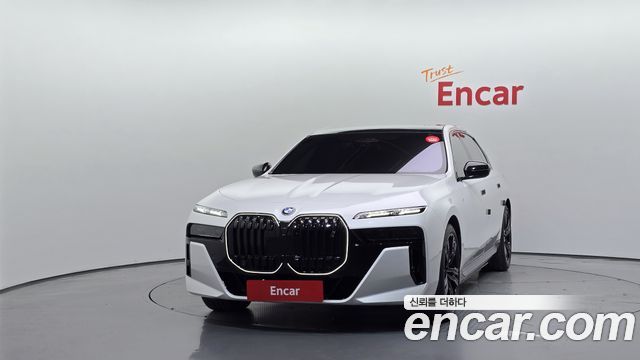 BMW i7 (G70) xDrive 60 M sport 2025 — фото 3
