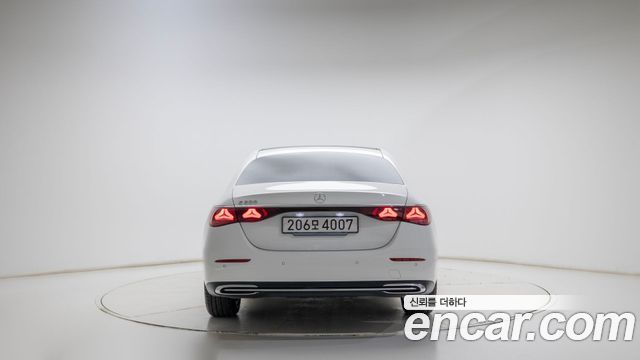 Mercedes-Benz E-Class (W214) E200 Avantgarde 2025 — фото 4