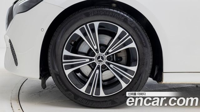 Mercedes-Benz E-Class (W214) E200 Avantgarde 2025 — фото 5