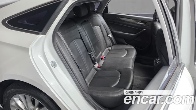 Hyundai Sonata (LF) 2.0 Smart 2015 — фото 11