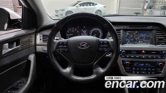 Hyundai Sonata (LF) 2.0 Smart 2015 — фото 15
