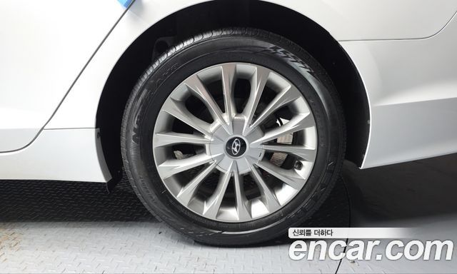 Hyundai Sonata (LF) 2.0 Smart 2015 — фото 21