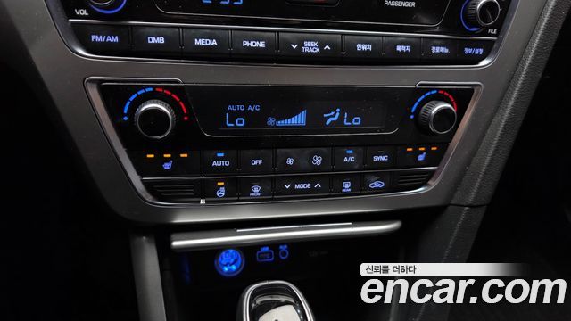 Hyundai Sonata (LF) 2.0 Smart 2015 — фото 32
