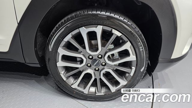 KG Mobility (SsangYong) Torres Gasoline 1.5 2WD T7 2025 — фото 21