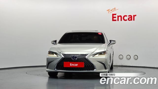 Lexus ES300h (VII) Limited 2019 — фото 3