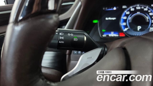 Lexus ES300h (VII) Limited 2019 — фото 28