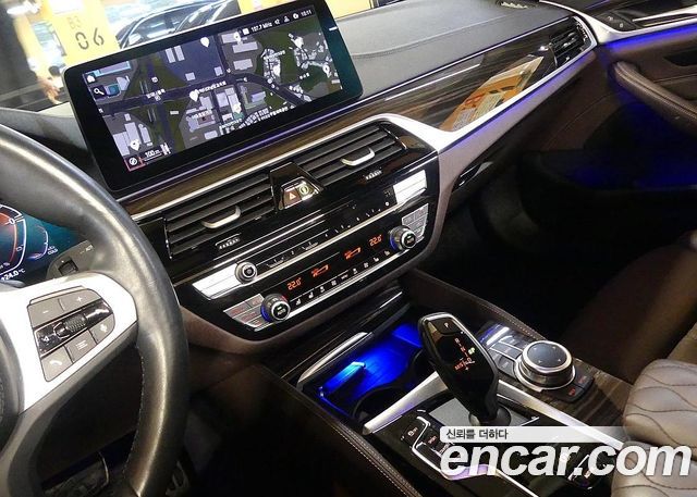 BMW 5 Series (G30) 523d M Sport 2022 — фото 17
