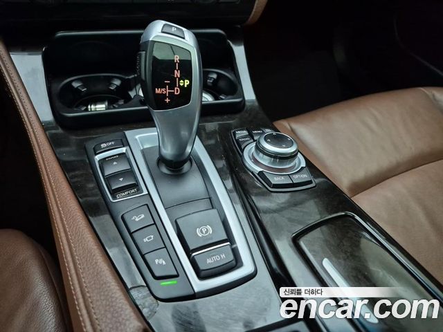 BMW 5 Series (F10) 528i 2013 — фото 8
