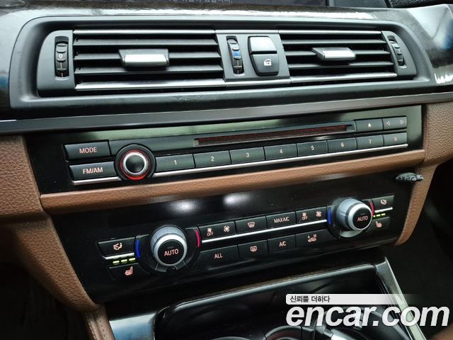 BMW 5 Series (F10) 528i 2013 — фото 10