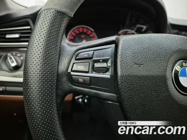 BMW 5 Series (F10) 528i 2013 — фото 20