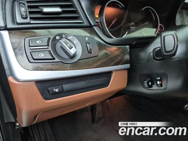 BMW 5 Series (F10) 528i 2013 — фото 22