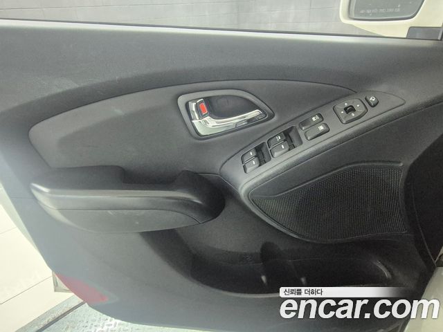 Hyundai Tucson ix Diesel 2WD LX20 Luxury 2013 — фото 15