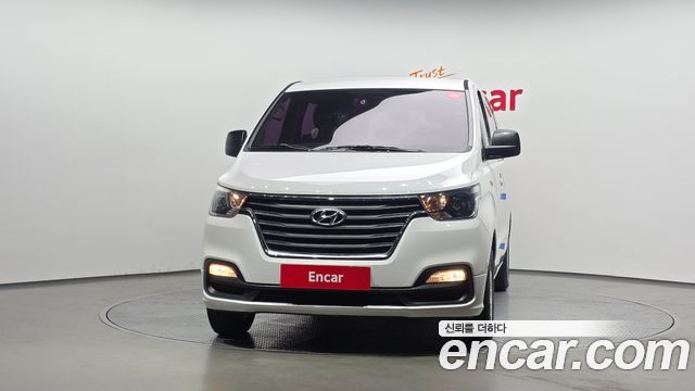 Hyundai Grand Starex Wagon 12-Seater Style 2018 — фото 3