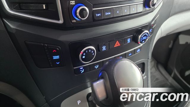 Hyundai Grand Starex Wagon 12-Seater Style 2018 — фото 16