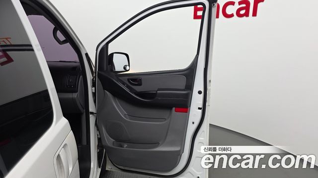 Hyundai Grand Starex Wagon 12-Seater Style 2018 — фото 25