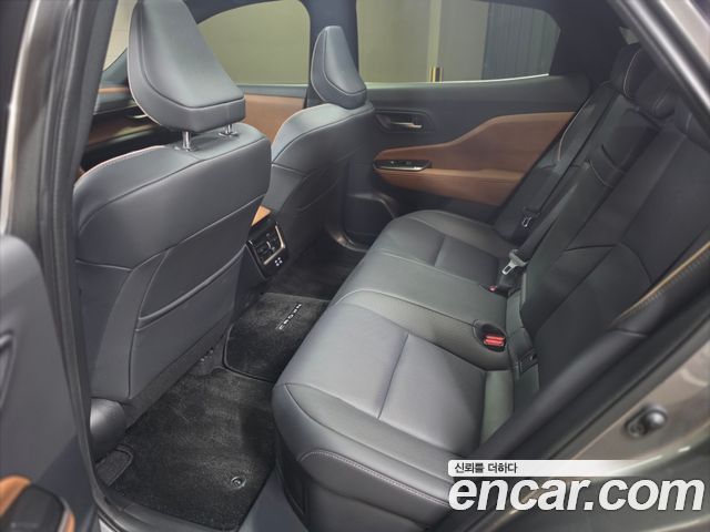 Toyota Crown Crossover 2.5 4WD Hybrid 2026 — фото 16