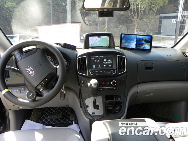 Hyundai Grand Starex Van 5-Seater Smart 2021 — фото 3