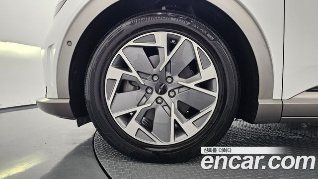 Genesis GV60 Standard AWD 2023 — фото 5