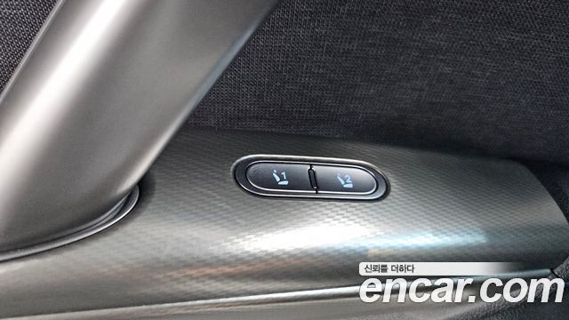 Genesis GV60 Standard AWD 2023 — фото 17