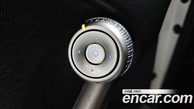 Genesis GV60 Standard AWD 2023 — фото 28