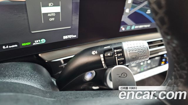 Genesis GV60 Standard AWD 2023 — фото 29