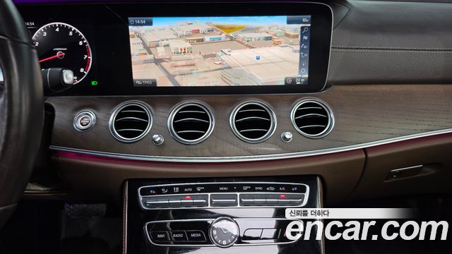Mercedes-Benz E-Class (W213) E300 Exclusive 2019 — фото 12