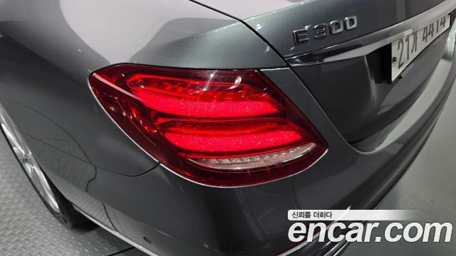 Mercedes-Benz E-Class (W213) E300 Exclusive 2019 — фото 23