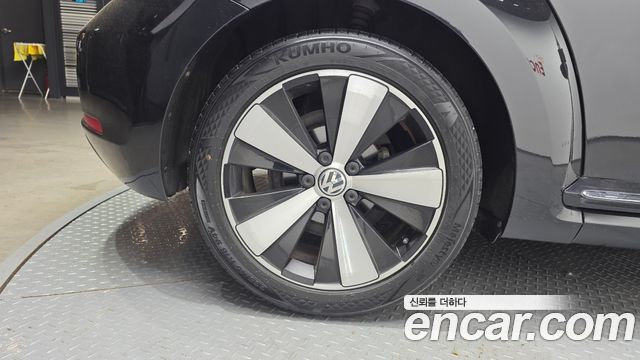 Volkswagen Beetle 2.0 TDI Premium 3rd 2015 — фото 5