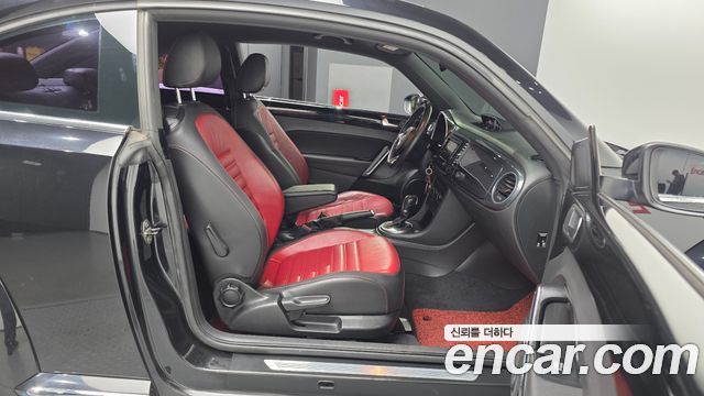 Volkswagen Beetle 2.0 TDI Premium 3rd 2015 — фото 11