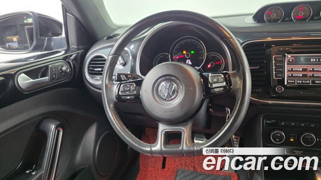 Volkswagen Beetle 2.0 TDI Premium 3rd 2015 — фото 13
