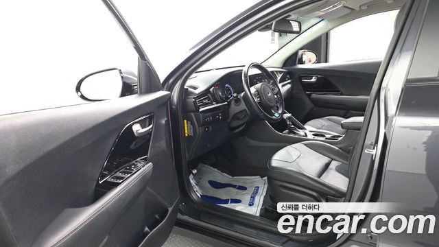 Kia Niro 1.6 HEV Prestige 2020 — фото 10