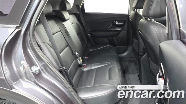 Kia Niro 1.6 HEV Prestige 2020 — фото 12