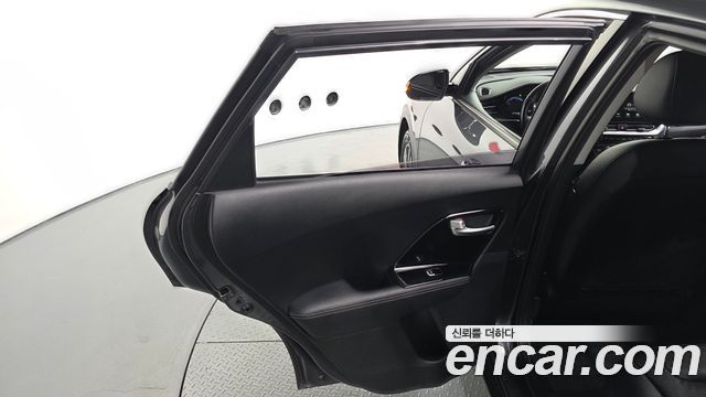 Kia Niro 1.6 HEV Prestige 2020 — фото 25