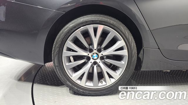 BMW 5 Series GT (F07) GT 30d 2012 — фото 5