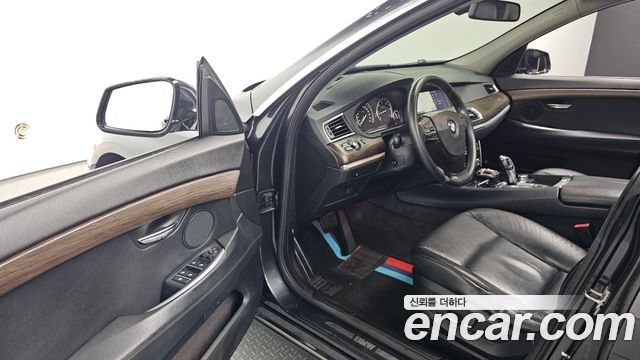 BMW 5 Series GT (F07) GT 30d 2012 — фото 10