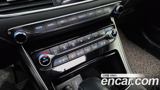 Hyundai Grandeur Hybrid (IG) Exclusive Special 2019 — фото 18
