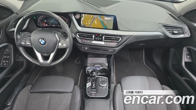 BMW 1 Series (F40) 120i Sports 2023 — фото 7