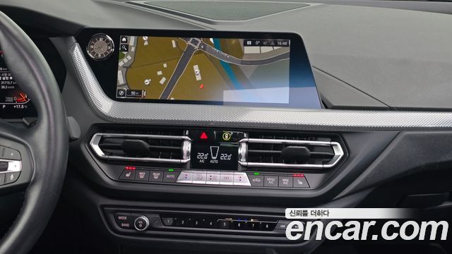 BMW 1 Series (F40) 120i Sports 2023 — фото 13