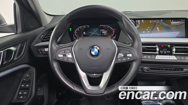BMW 1 Series (F40) 120i Sports 2023 — фото 14