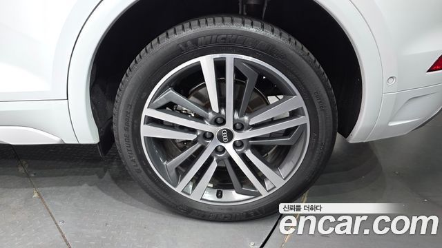 Audi Q5 (FY) 40 TDI Quattro Premium 2023 — фото 27