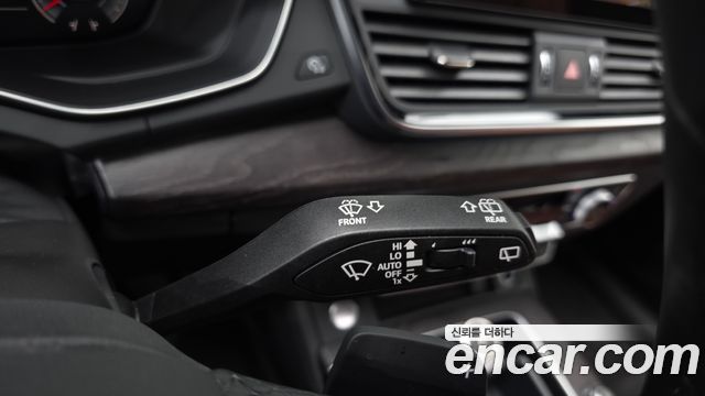 Audi Q5 (FY) 40 TDI Quattro Premium 2023 — фото 35
