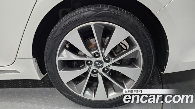 Kia K5 (II) 1.7 Diesel SX Prestige 2016 — фото 21
