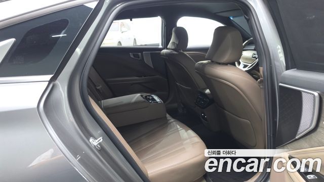Kia K8 2.5 Gasoline 2WD Noblesse 2022 — фото 12