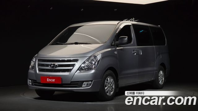 Hyundai Grand Starex 3-Seater VAN Smart