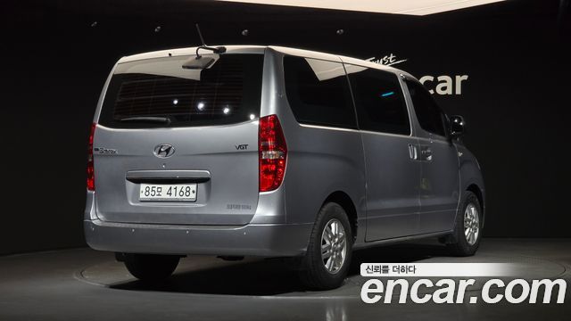 Hyundai Grand Starex 3-Seater VAN Smart 2017 — фото 2