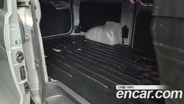 Hyundai Grand Starex 3-Seater VAN Smart 2017 — фото 11