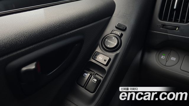 Hyundai Grand Starex 3-Seater VAN Smart 2017 — фото 17