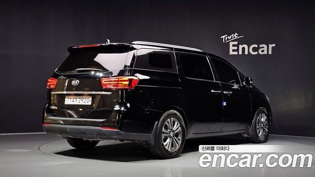 Kia Carnival 11-Seater Prestige 2019 — фото 2
