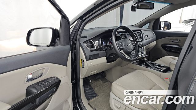 Kia Carnival 11-Seater Prestige 2019 — фото 10