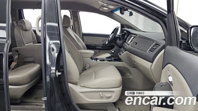 Kia Carnival 11-Seater Prestige 2019 — фото 11